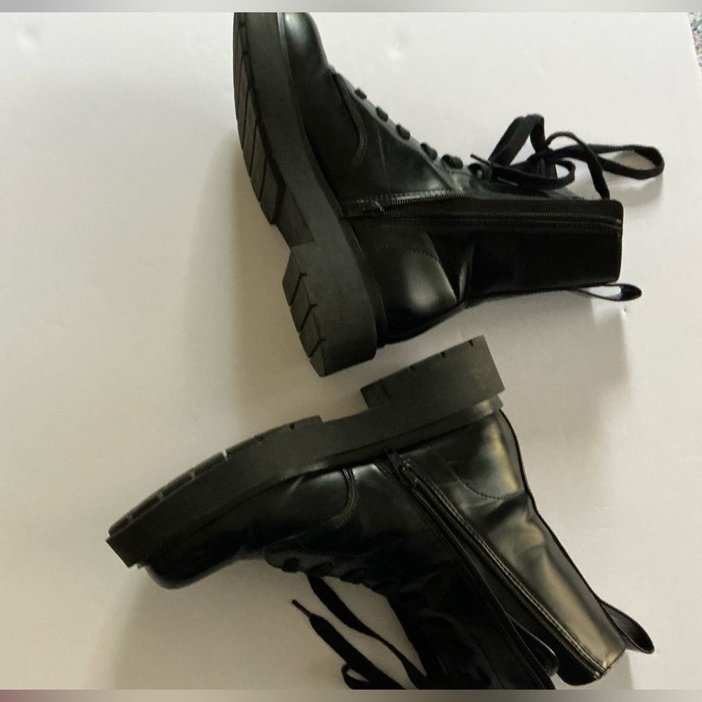 H&M Lug Sole Black Boots Size 8 - Picture 5 of 10